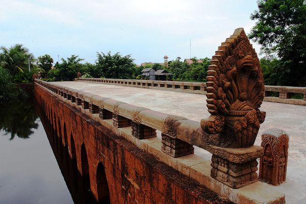 cay-cau-co-kompong-kdei-tour-campuchia-ngay-3-dem-bazan-travel