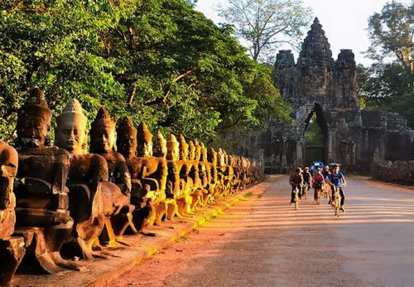den-tho-chua-dat-tour-campuchia-4-ngay-3-dem-bazan-travel