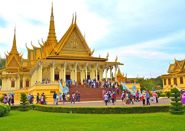 cung-dien-hoang-gia-campuchia-4-ngay-3-dem-bazan-travel