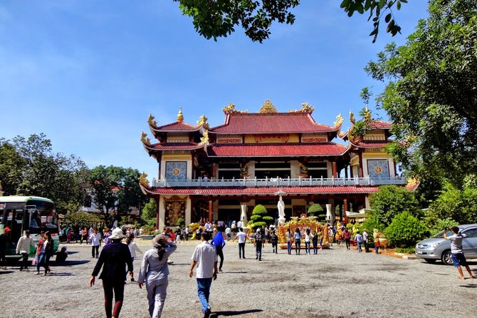 tour-hanh-huong-10-chua-vung-tau-tet-nguyen-dan9