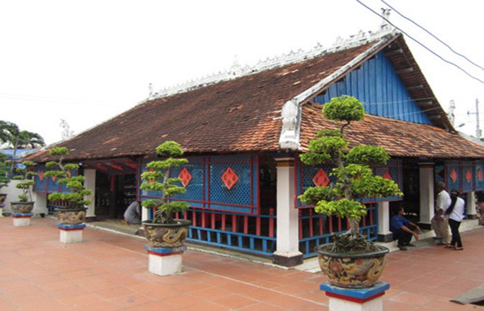 nha-lon-long-son-bazantravel