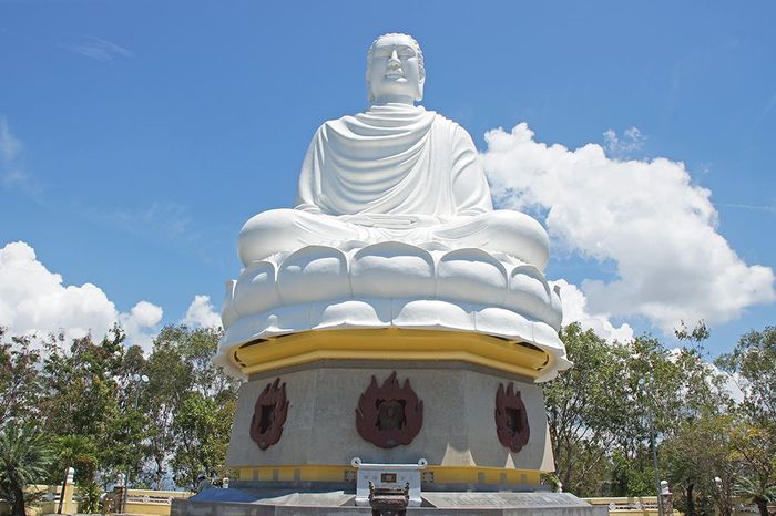 chua-long-son-tour-du-lich-nha-trang-2
