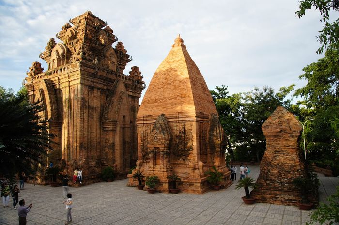 thap-ba-ponagar