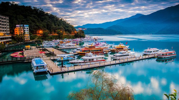 nhat-nguyet-dam