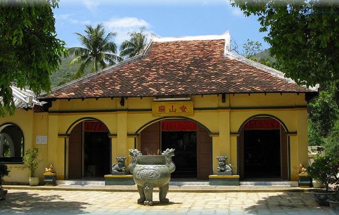 mieu-ba-phi-yen