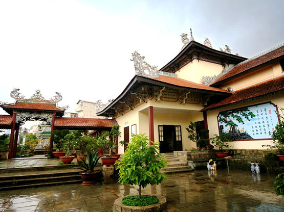 chua-linh-son-o-da-lat-2