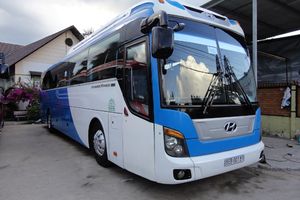 Cho thuê xe 35-39-40-45-50 chỗ tại Hóc Môn giá rẻ, đời mới