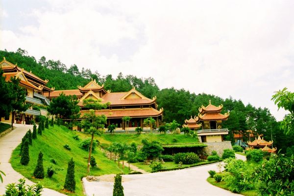 thien-vien-truc-lam-bazan-travel-1