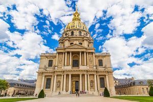 Đến Paris tham quan Điện Invalides tráng lệ