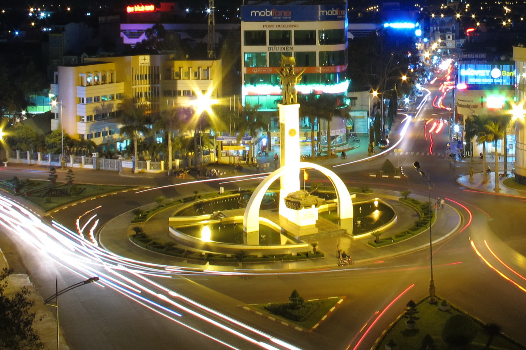 Chợ đêm ngã 6 ở Đắk Lắk