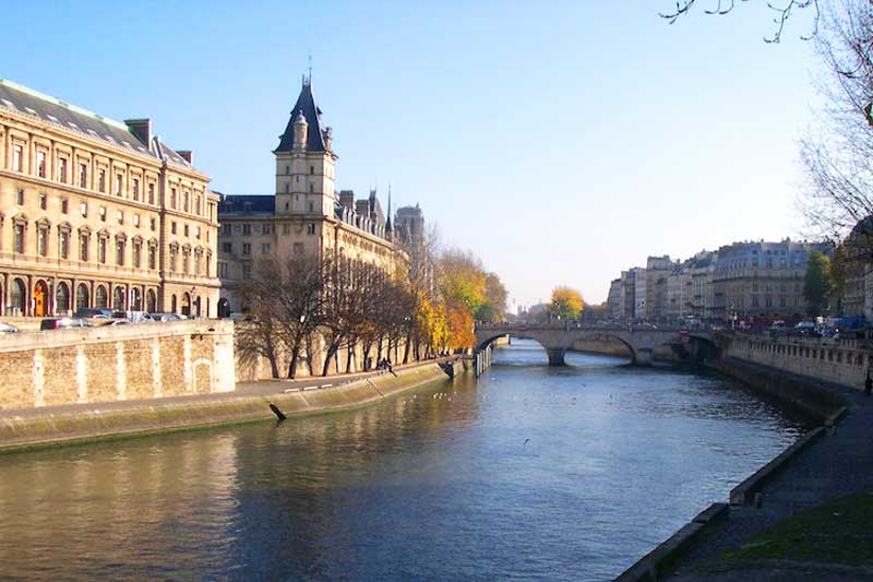 Sông Seine “trái tim và linh hồn của Paris”
