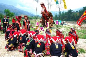 Lễ hội Nào Cống ở Lào Cai