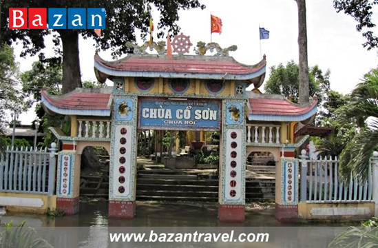 CHÙA NỔI TRÊN DÒNG MEKONG ẨN HIỆN TRONG KHUNG CẢNH THIÊN NHIÊN HÙNG VĨ