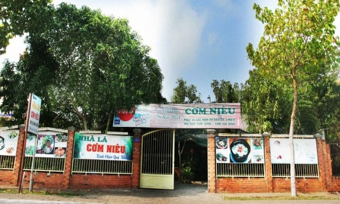 nha-la