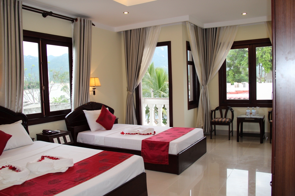 Danh sách bình chọn các khách sạn 4 sao Nha Trang gần biển, view đẹp, giá tốt