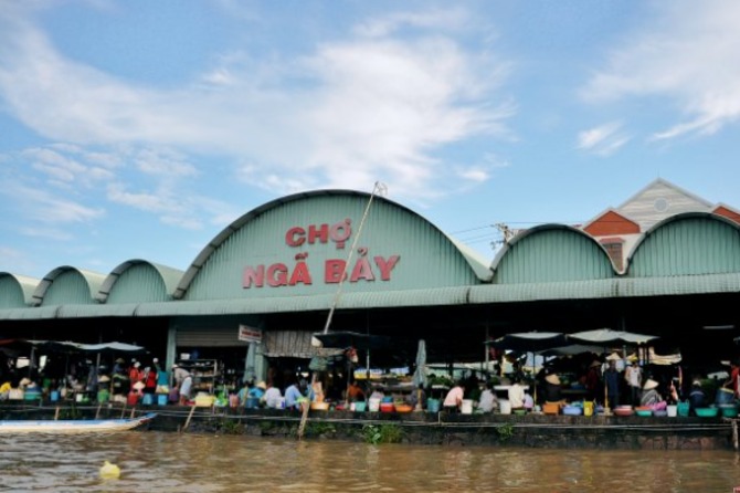 cho-noi-nga-bay