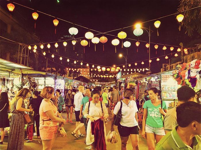Chợ đêm lung linh ở Nha Trang