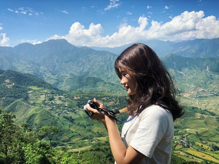 Một góc chụp toàn cảnh núi đồi hùng vĩ trên trên đèo Khau Phạ