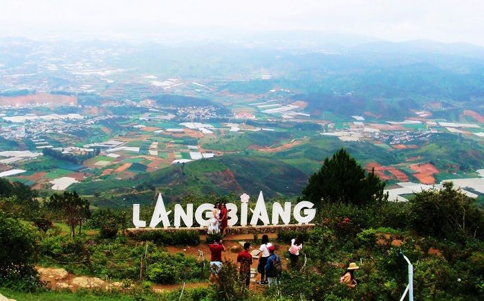 Đỉnh Langbiang với view tuyệt đẹp