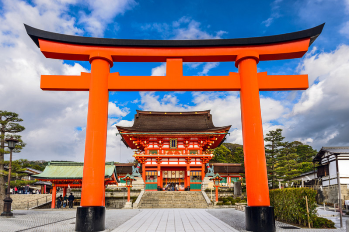 den-fushimi-inari-tour-nhat-ban-tet-nguyen-dan-osaka-kyoto