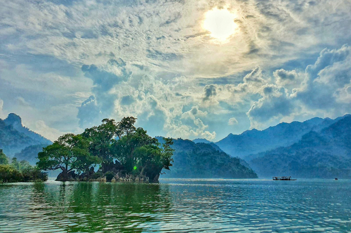 dao-ba-goa-tour-ha-noi-ha-giang-cao-bang-ban-gioc-ba-be-tet-nguyen-dan
